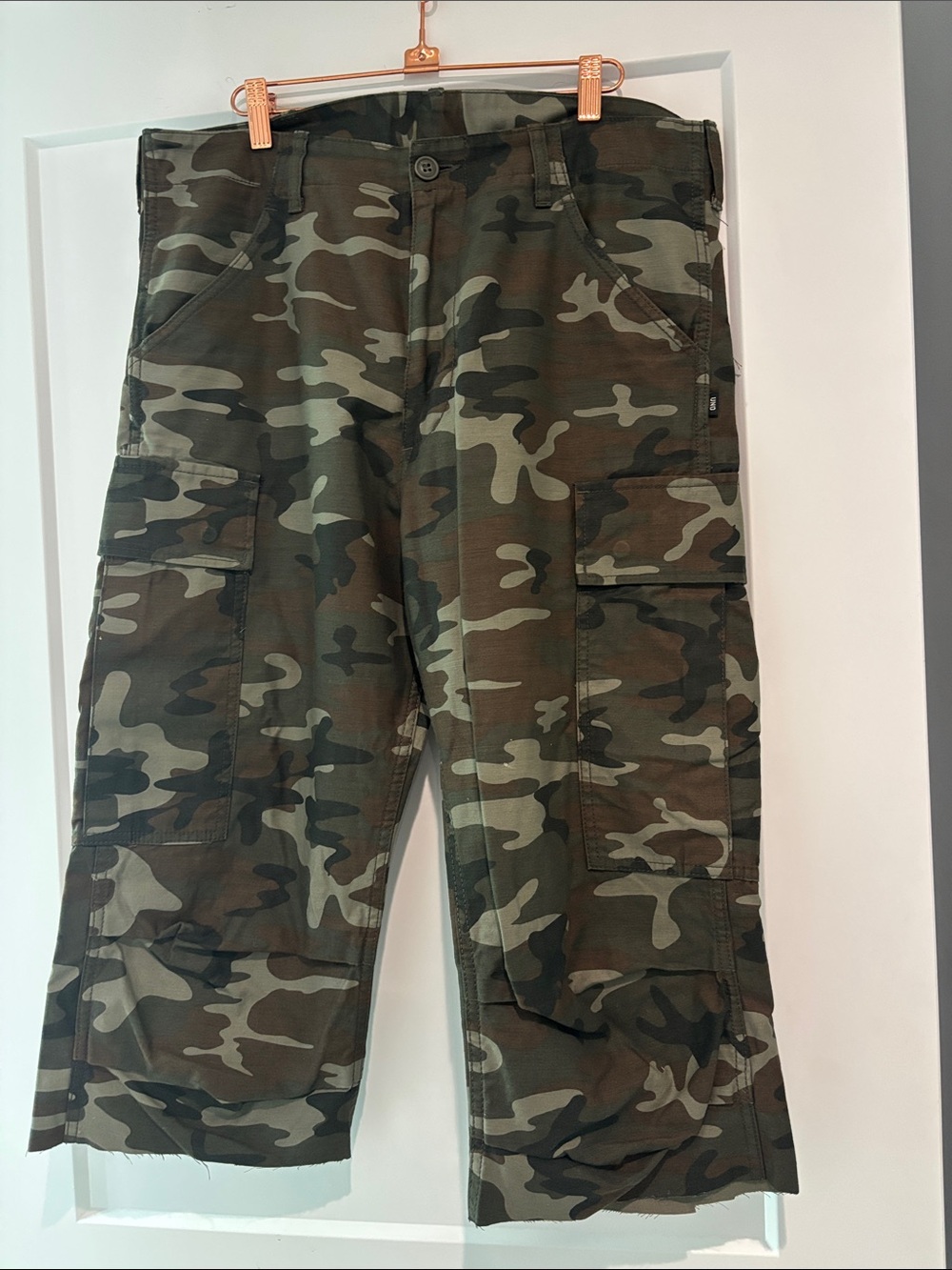 Undefeated Cropped Camouflage Cargo Pants for Men - Olive Camo